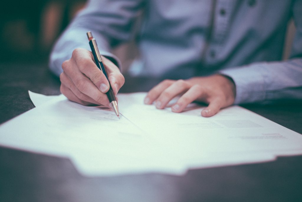 Consulta Gratuita con los Mejores Abogados Para Proceso de una Demanda por Lesiones en un Accidente, Responsable de Accidente y Lesiones Cercas de Mí en Whittier California